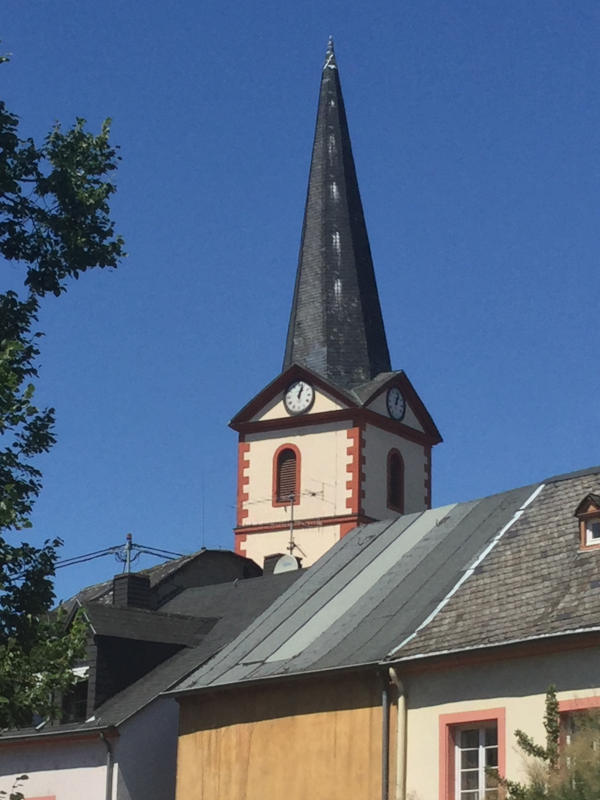 Trier-Pfalzel - Moselradweg - Kirche - Unterkunft in Trier-Pfalzel
