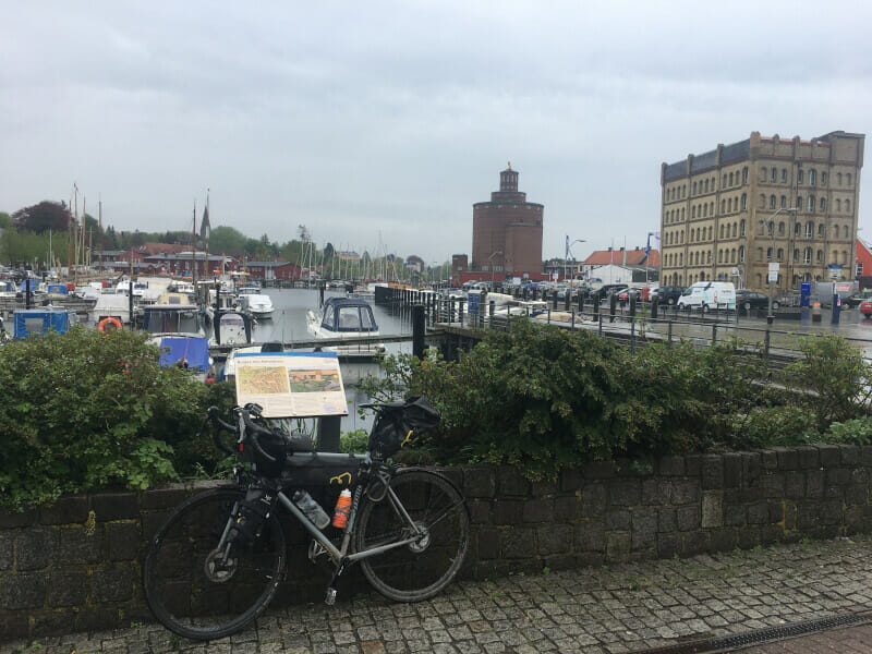 Eckernförde - Blick auf den Hafen am Ostseeküstenradweg.