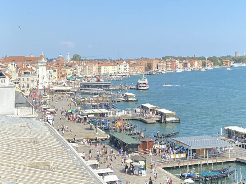 Blick von oben auf Venedig